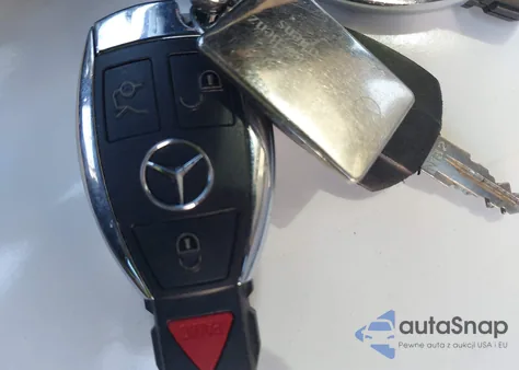 2016 Mercedes-Benz Glc 300 z USA, uszkodzony, nr VIN WDC0G4JB0GF083787